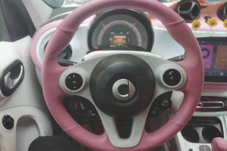 Used smart forfour 2016 1.0L 52 kW Passion Edition Steering Wheel