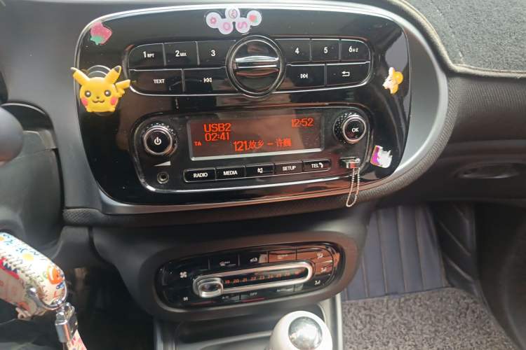 Used smart forfour 2016 1.0L 52 kW Passion Edition Audio And AC Panel