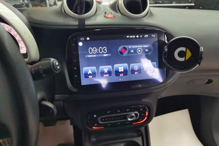 Used smart forfour 2016 1.0L 52 kW Dynamic Edition Audio And AC Panel
