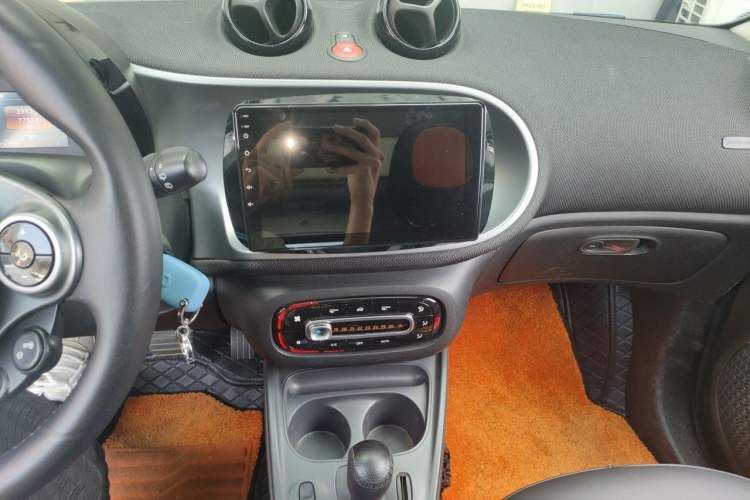 Used smart forfour 2016 1.0L 52 kW Passion Edition Audio And AC Panel