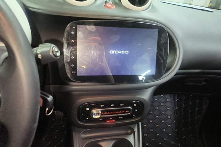 Used smart forfour 2016 1.0L 52 kW Dynamic Edition Audio And AC Panel