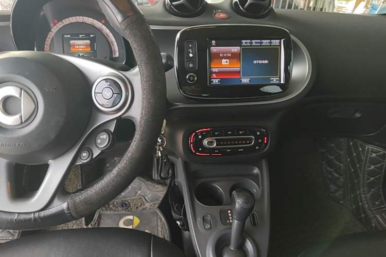 Used smart forfour 2016 0.9T 66 kW Pioneer Edition Audio And AC Panel