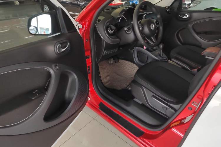 Used smart forfour 2016 1.0L 52 kW Passion Edition Driver Seat