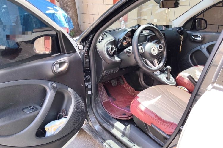 Used smart forfour 2016 1.0L 52 kW Passion Edition Driver Seat