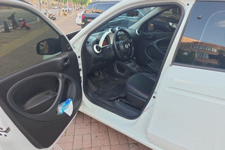 Used smart forfour 2016 1.0L 52 kW Dynamic Edition Driver Seat