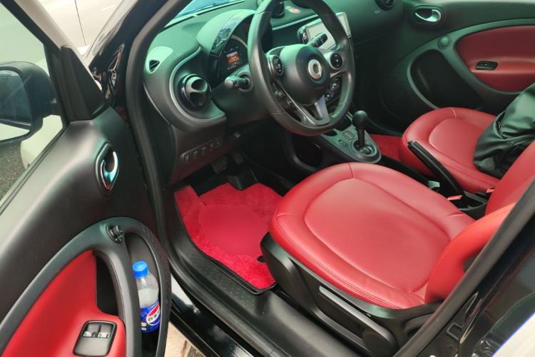 Used smart forfour 2016 1.0L 52 kW Passion Edition Driver Seat
