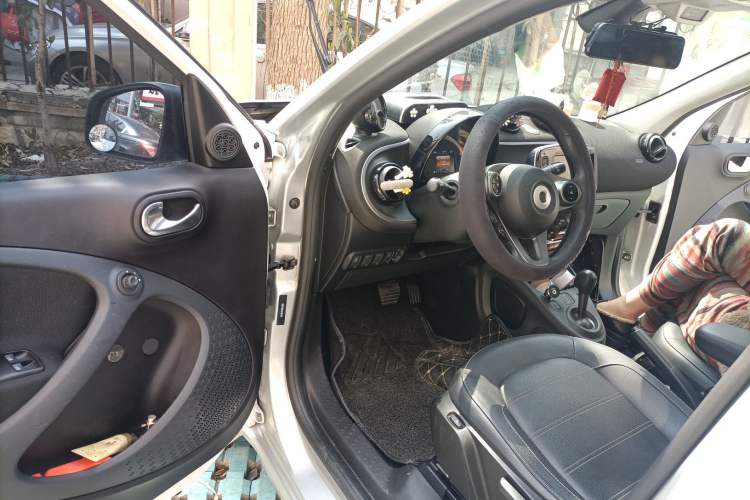 Used smart forfour 2016 0.9T 66 kW Pioneer Edition Driver Seat