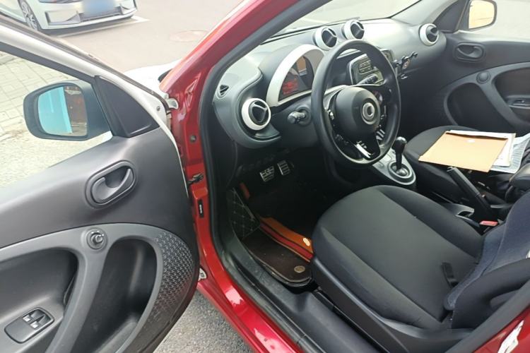 Used smart forfour 2016 1.0L 52 kW Dynamic Edition Driver Seat