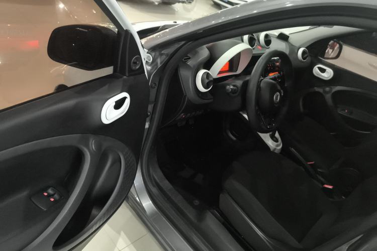 Used smart forfour 2016 1.0L 52 kW Dynamic Edition Driver Seat