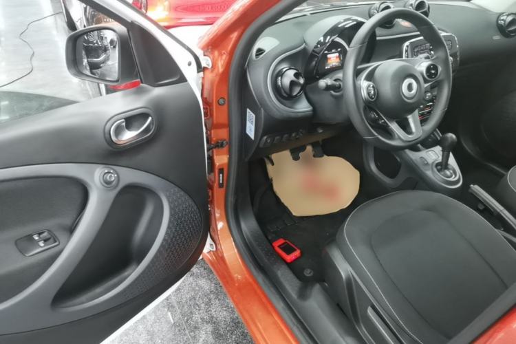 Used smart forfour 2016 1.0L 52 kW Passion Edition Driver Seat