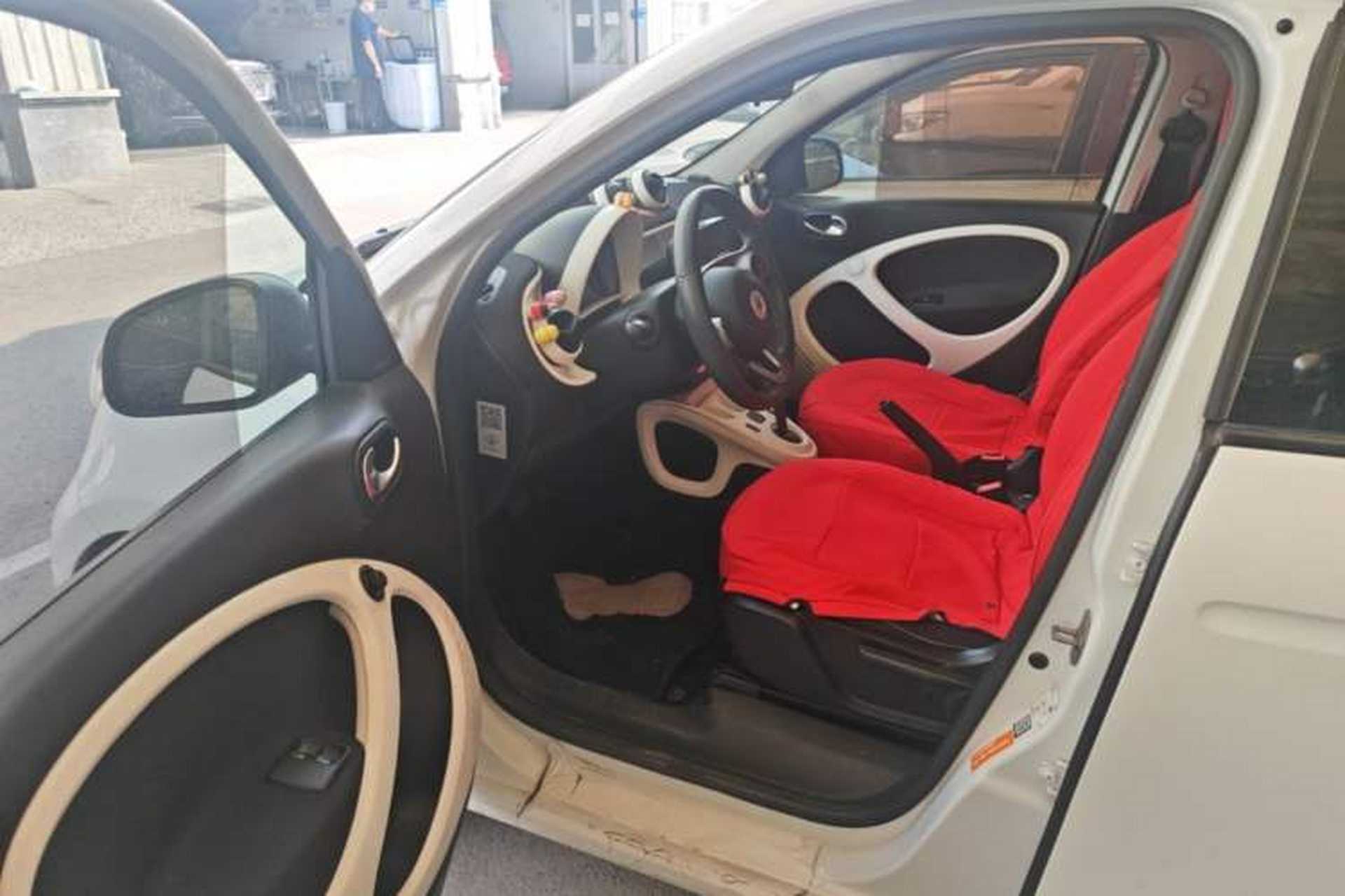 Used smart forfour 2016 1.0L 52 kW Passion Edition Driver Seat