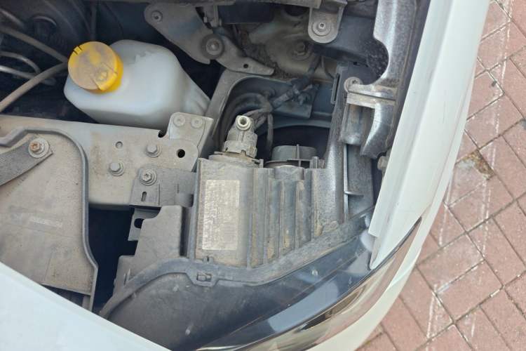 Used smart forfour 2016 1.0L 52 kW Dynamic Edition Engine Bay Left