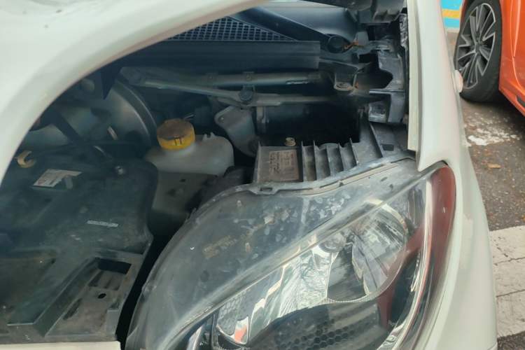 Used smart forfour 2016 1.0L 52 kW Passion Edition Engine Bay Left