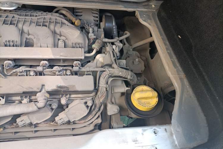 Used smart forfour 2016 0.9T 66 kW Pioneer Edition Engine Bay Left