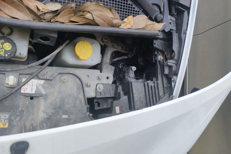 Used smart forfour 2016 1.0L 52 kW Passion Edition Engine Bay Left