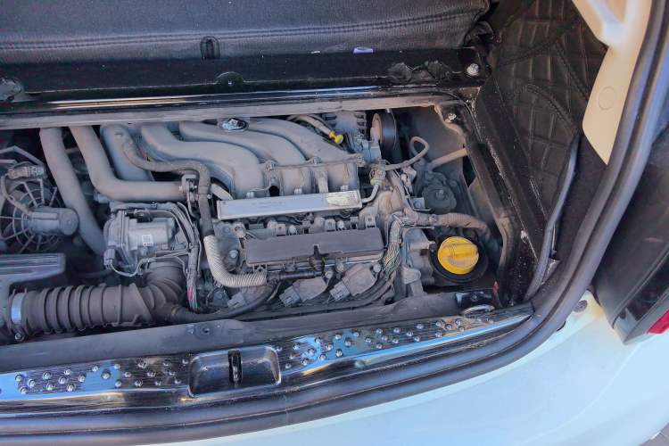 Used smart forfour 2016 1.0L 52 kW Dynamic Edition Engine Bay Left