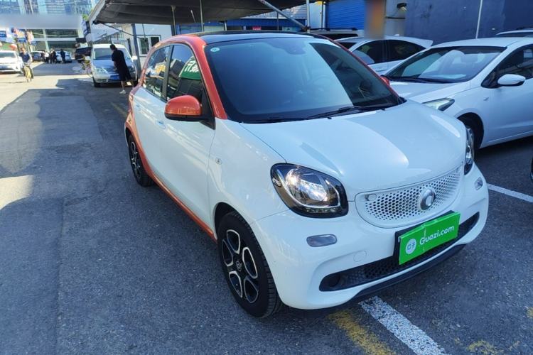 Used smart forfour 2016 0.9T 66 kW Pioneer Edition Exterior 1