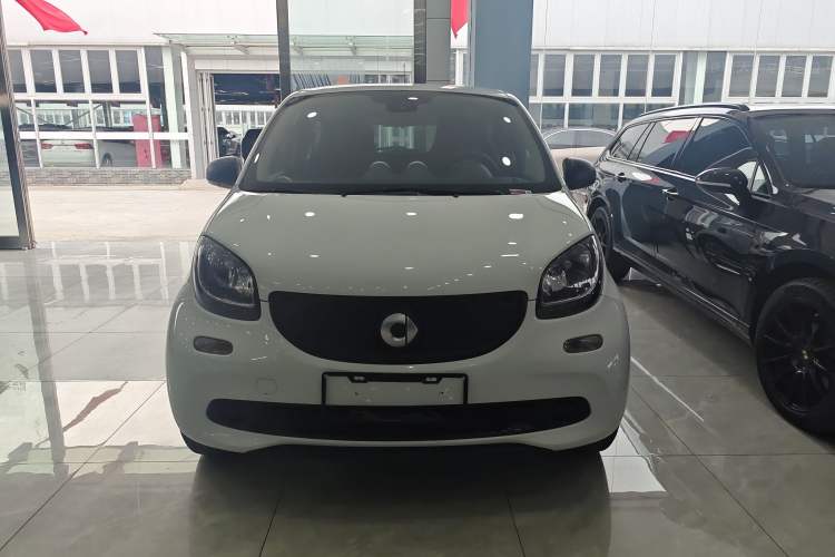 Used smart forfour 2016 1.0L 52 kW Dynamic Edition Exterior 1
