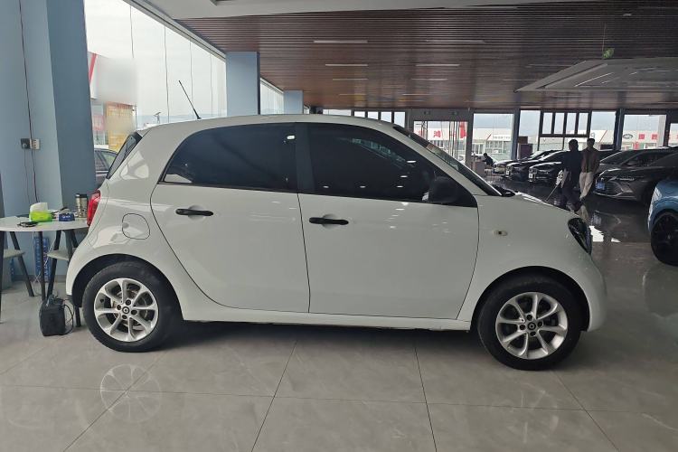 Used smart forfour 2016 1.0L 52 kW Dynamic Edition Exterior 2