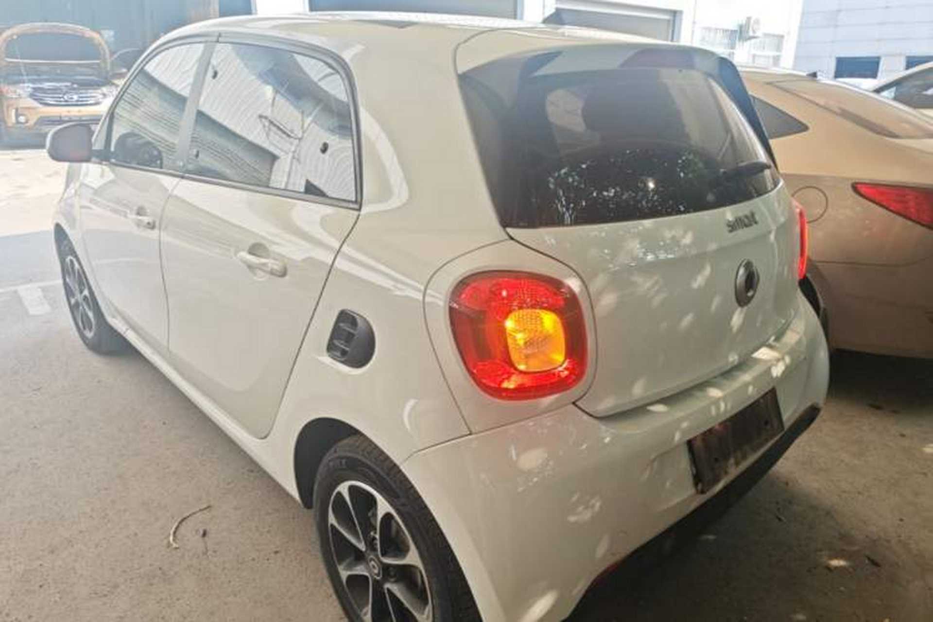 Used smart forfour 2016 1.0L 52 kW Passion Edition Exterior 2