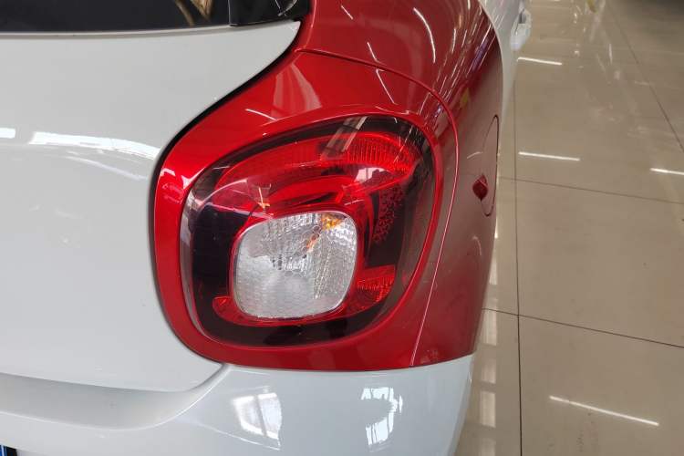 Used smart forfour 2016 1.0L 52 kW Passion Edition Exterior 3