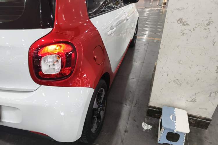 Used smart forfour 2016 1.0L 52 kW Passion Edition Exterior 3