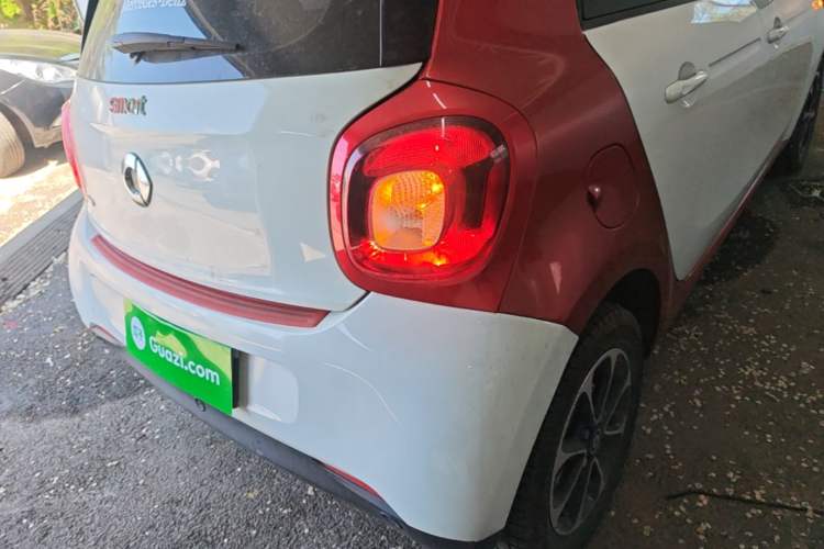 Used smart forfour 2016 1.0L 52 kW Passion Edition Exterior 3