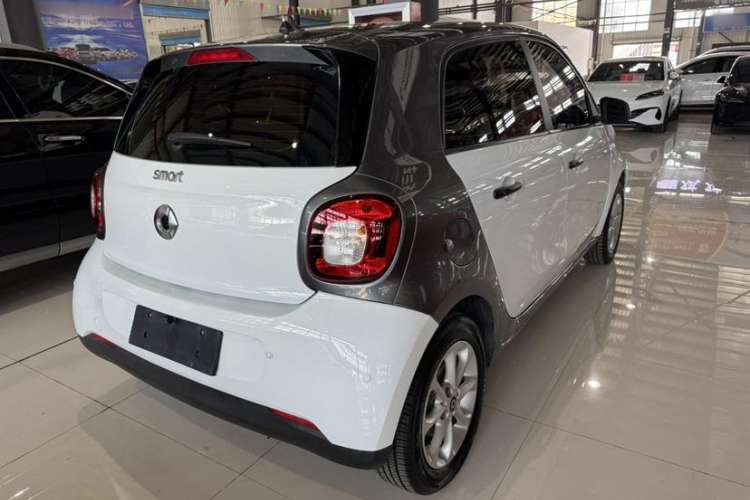 Used smart forfour 2016 1.0L 52 kW Dynamic Edition Exterior 3