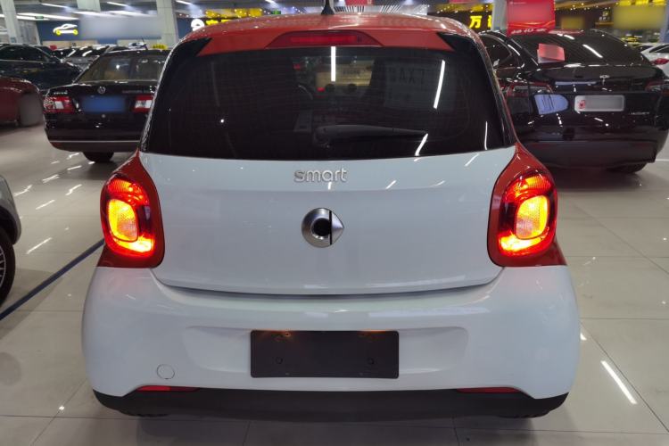 Used smart forfour 2016 1.0L 52 kW Dynamic Edition Exterior 4