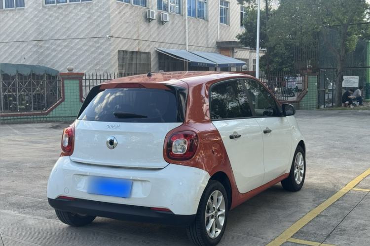 Used smart forfour 2016 1.0L 52 kW Dynamic Edition Exterior 4