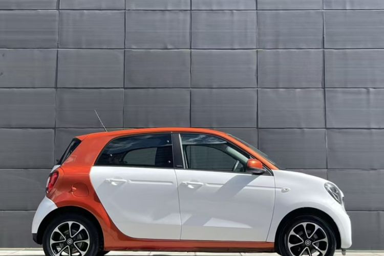 Used smart forfour 2016 1.0L 52 kW Passion Edition Exterior 4