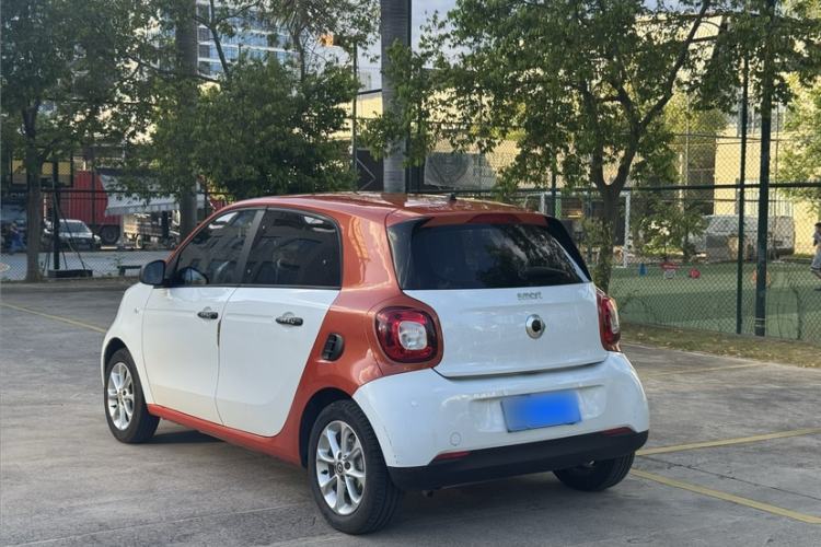 Used smart forfour 2016 1.0L 52 kW Dynamic Edition Exterior 5