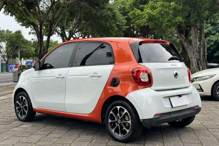 Used smart forfour 2016 1.0L 52 kW Passion Edition Exterior 5