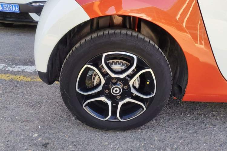 Used smart forfour 2016 0.9T 66 kW Pioneer Edition Exterior 5
