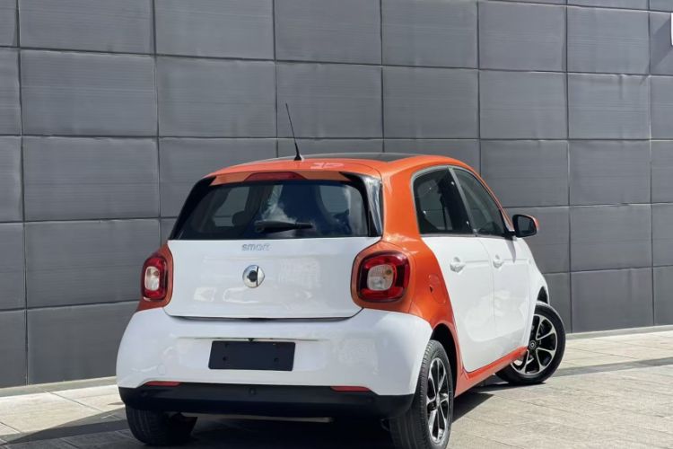Used smart forfour 2016 1.0L 52 kW Passion Edition Exterior 5