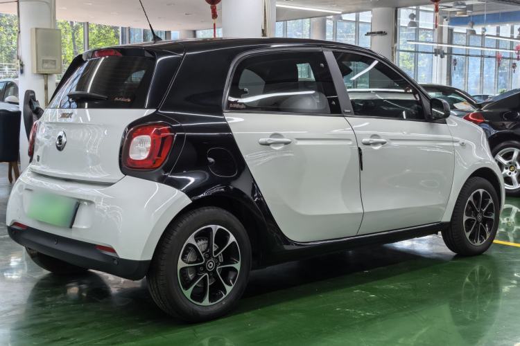 Used smart forfour 2016 1.0L 52 kW Passion Edition Exterior 6