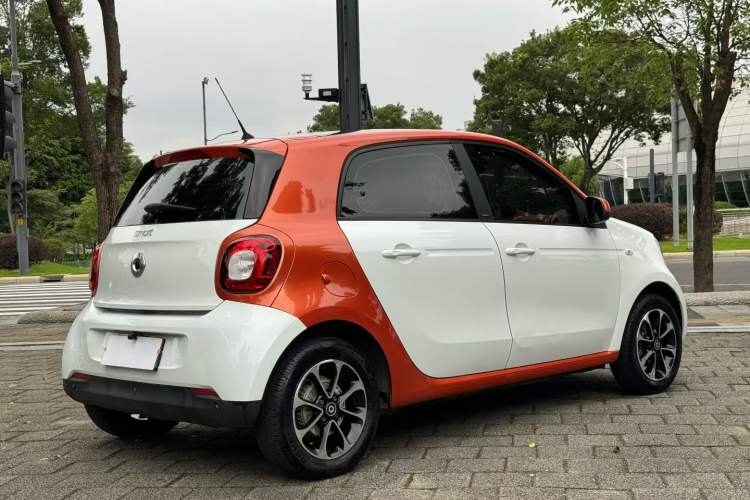 Used smart forfour 2016 1.0L 52 kW Passion Edition Exterior 6