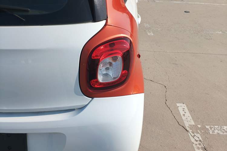 Used smart forfour 2016 1.0L 52 kW Passion Edition Exterior 6