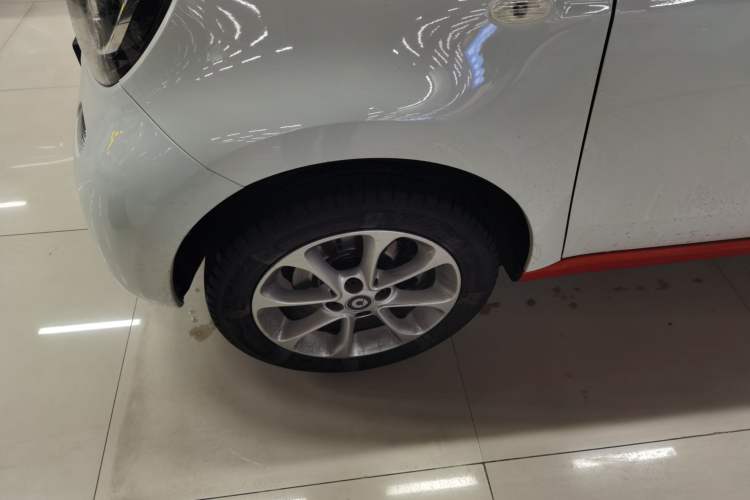 Used smart forfour 2016 1.0L 52 kW Dynamic Edition Exterior 7