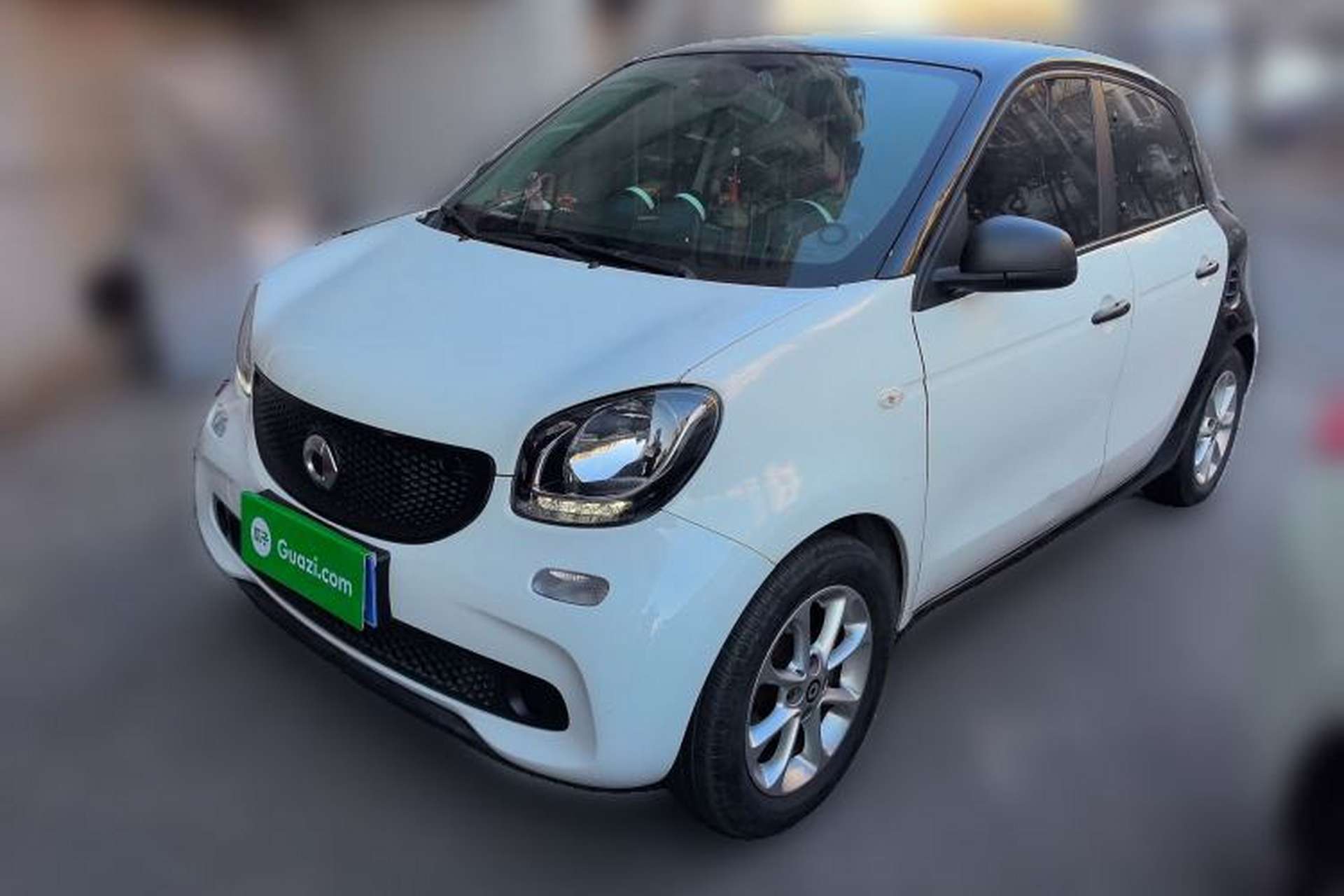 Used smart forfour 2016 1.0L 52 kW Dynamic Edition Front Left 45 Deg