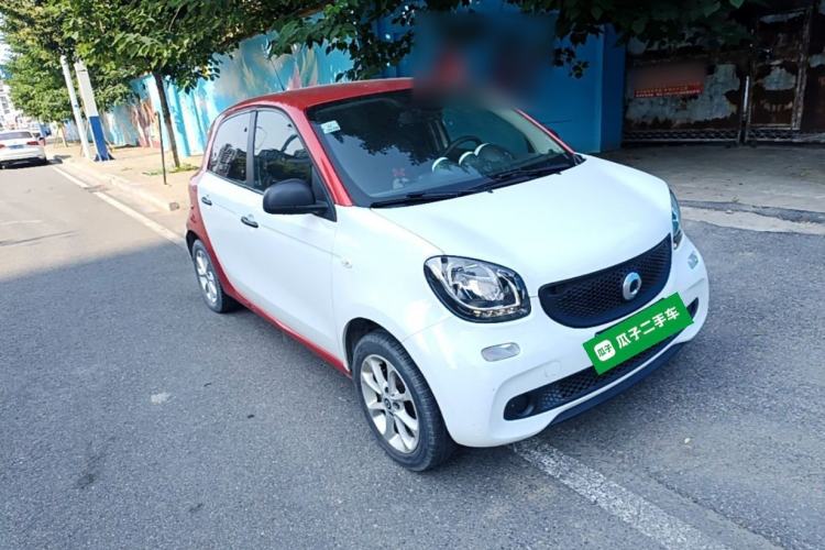 Used smart forfour 2016 1.0L 52 kW Dynamic Edition Front Right 45 Deg