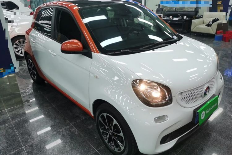 Used smart forfour 2016 1.0L 52 kW Passion Edition Front Right 45 Deg