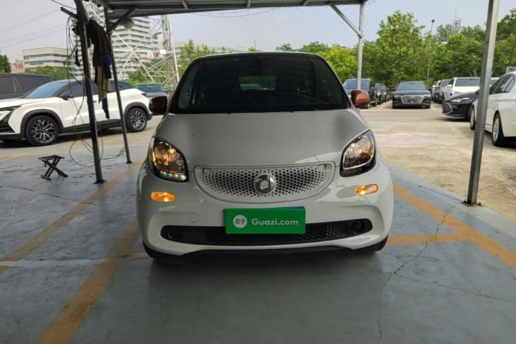 Used smart forfour 2016 0.9T 66 kW Pioneer Edition Front