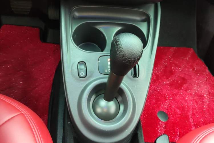 Used smart forfour 2016 1.0L 52 kW Passion Edition Gear Lever