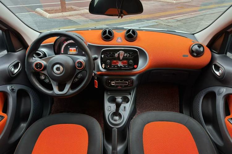 Used smart forfour 2016 1.0L 52 kW Passion Edition Gear Lever