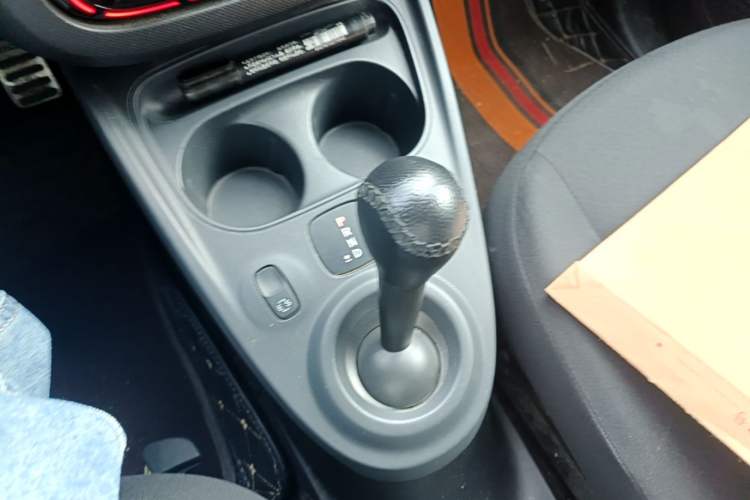Used smart forfour 2016 1.0L 52 kW Dynamic Edition Gear Lever