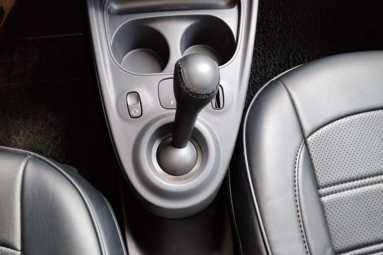 Used smart forfour 2016 1.0L 52 kW Dynamic Edition Gear Lever
