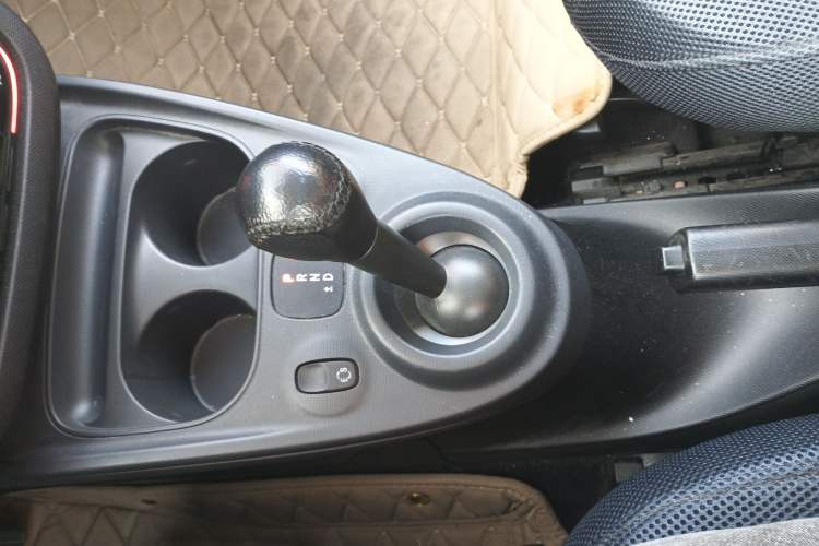 Used smart forfour 2016 1.0L 52 kW Passion Edition Gear Lever