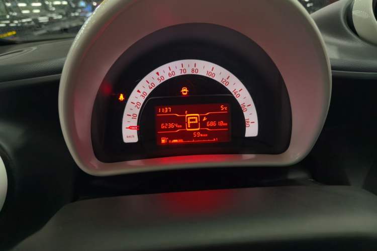Used smart forfour 2016 1.0L 52 kW Dynamic Edition Instrument Cluster