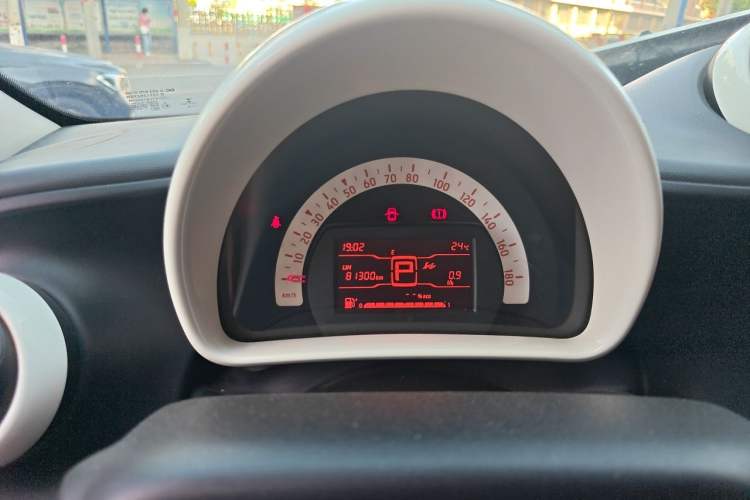 Used smart forfour 2016 1.0L 52 kW Dynamic Edition Instrument Cluster